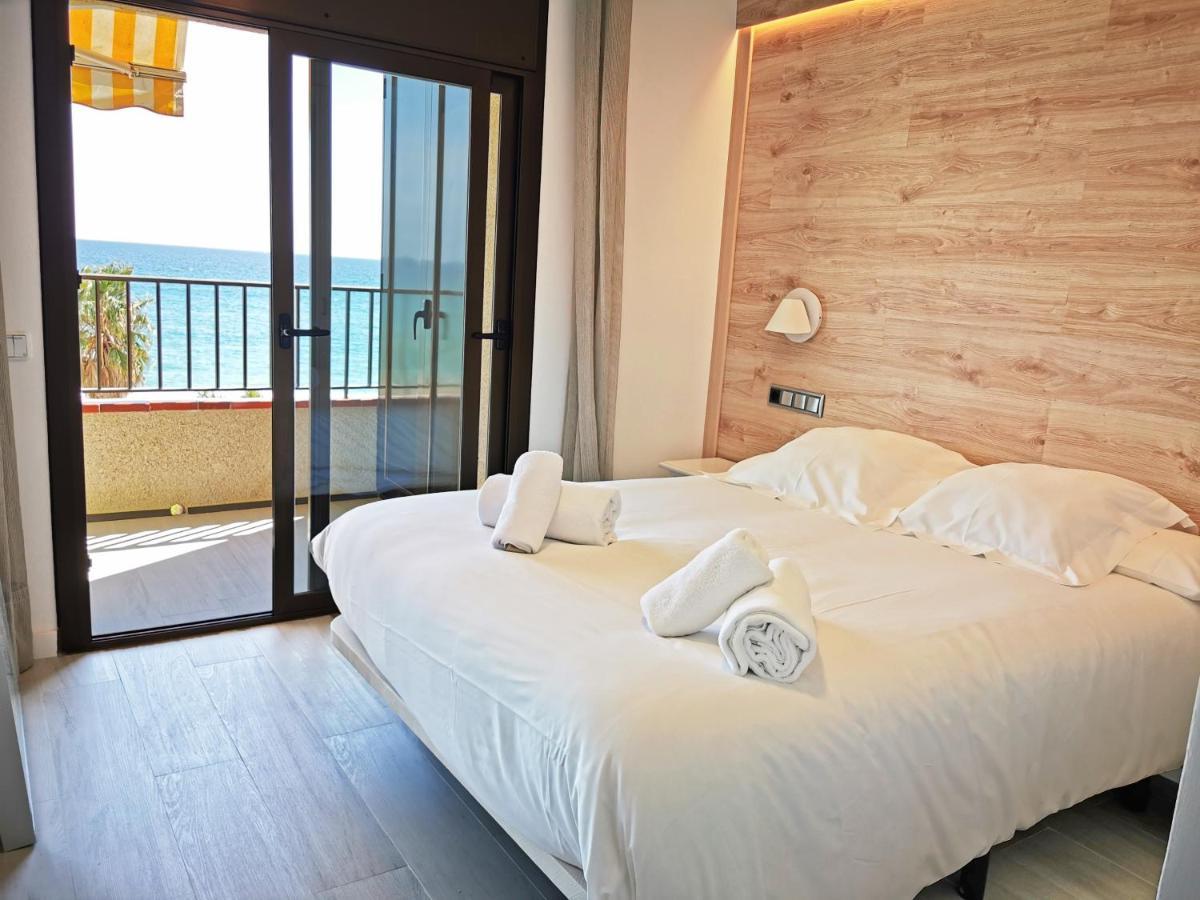 Apartaments Primera Linea Torre Valentina سان أنتوني دي كالونخي المظهر الخارجي الصورة