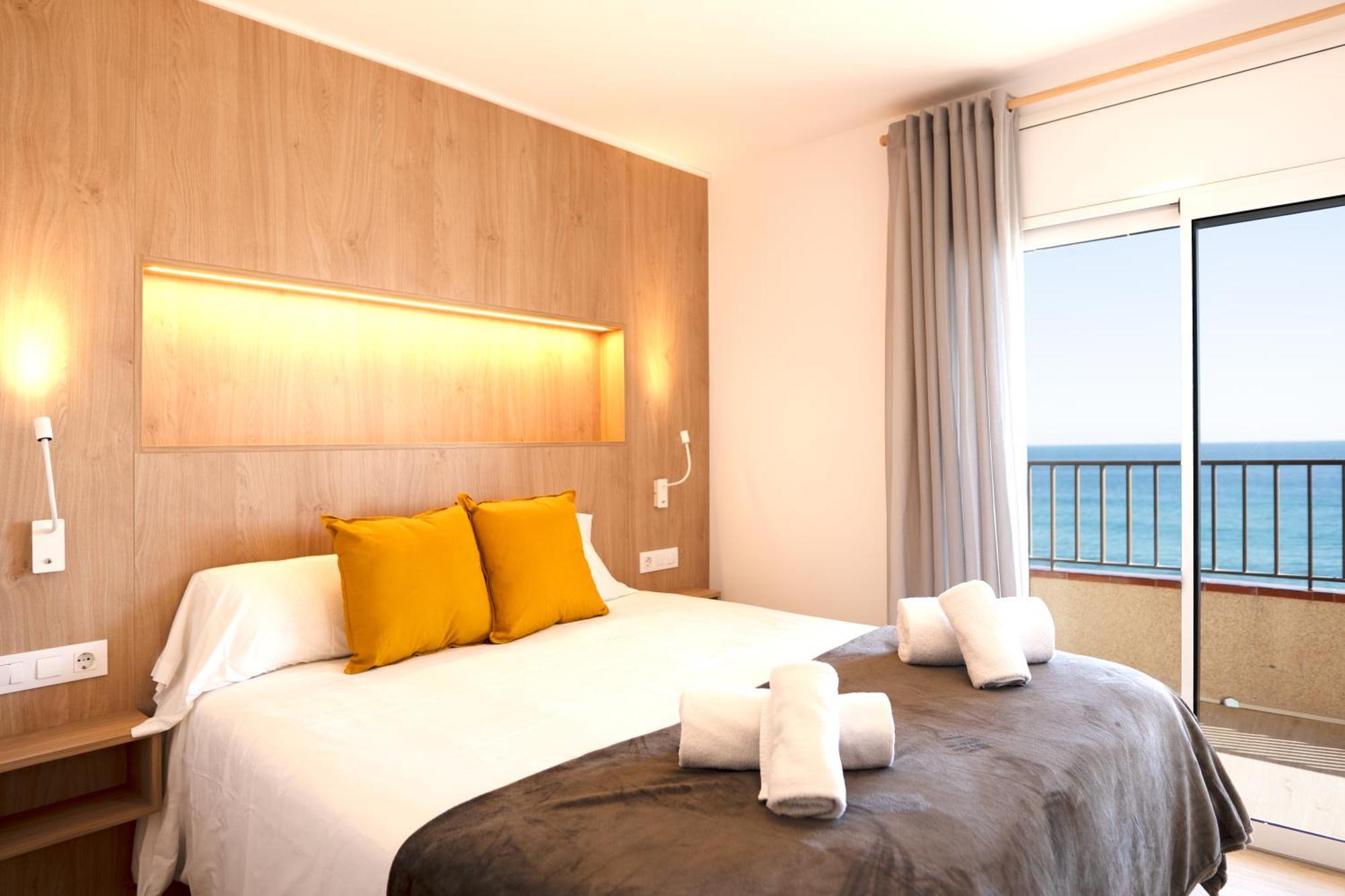 Apartaments Primera Linea Torre Valentina سان أنتوني دي كالونخي المظهر الخارجي الصورة