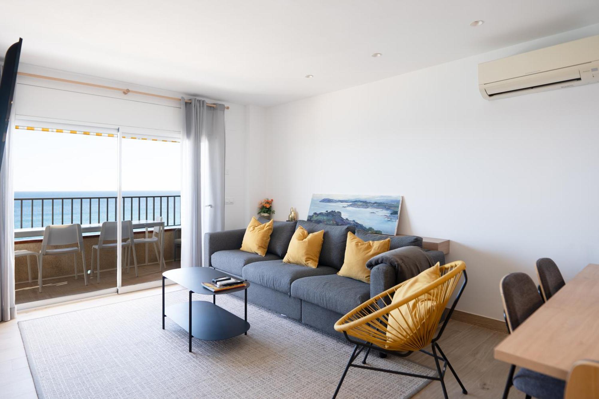 Apartaments Primera Linea Torre Valentina سان أنتوني دي كالونخي المظهر الخارجي الصورة