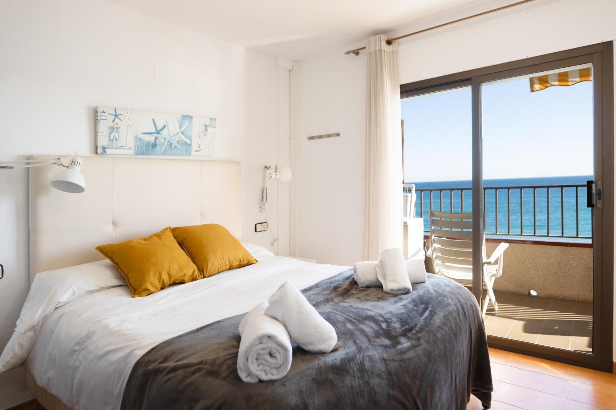 Apartaments Primera Linea Torre Valentina سان أنتوني دي كالونخي المظهر الخارجي الصورة